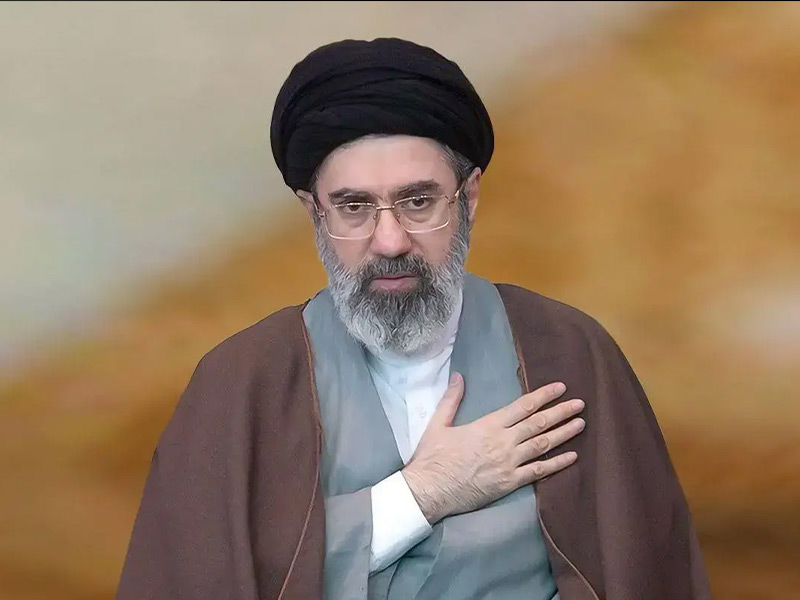 آیت الله سید مجتبی خامنه ای؛ پرده‌برداری از زندگی، سوابق و تخصص‌ها